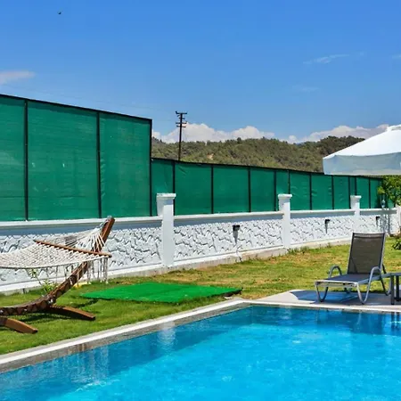 4 Bedroom With Private Pool Near Calis Vilă