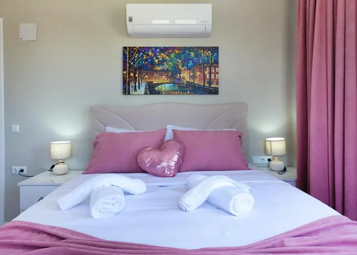 4 Bedroom With Private Pool Near Calis Villa