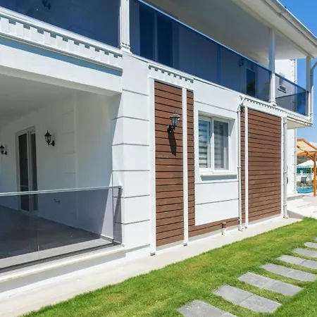 Вилла 4 Bedroom With Private Pool Near Calis Фетхие