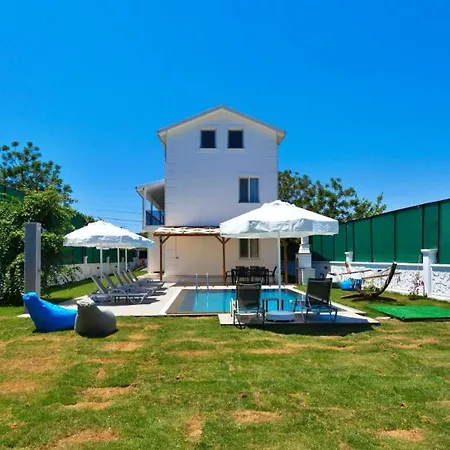 Вилла 4 Bedroom With Private Pool Near Calis Фетхие