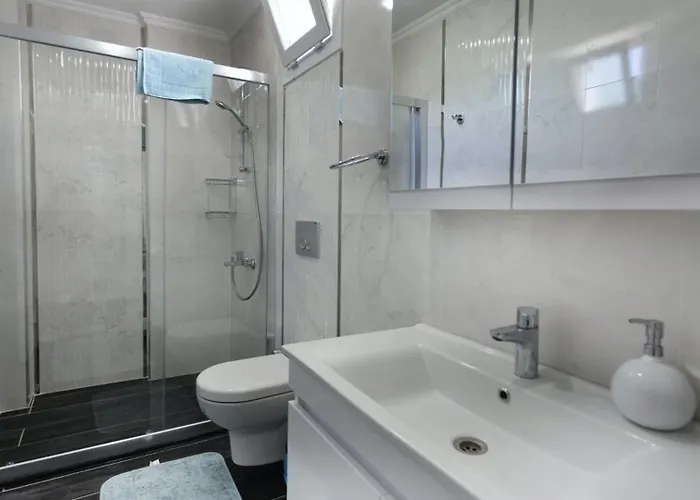 4 Bedroom With Private Pool Near Calis 빌라