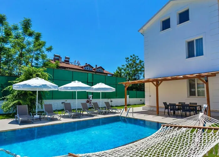 4 Bedroom With Private Pool Near Calis