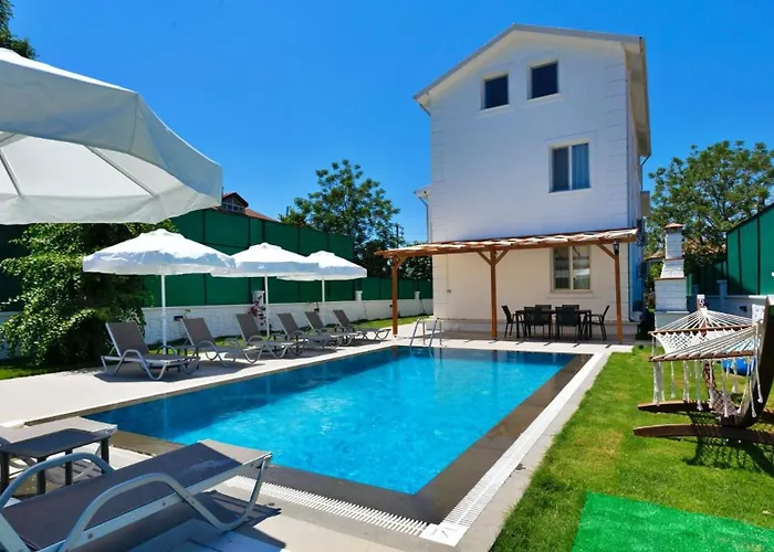 4 Bedroom With Private Pool Near Calis * 페티예