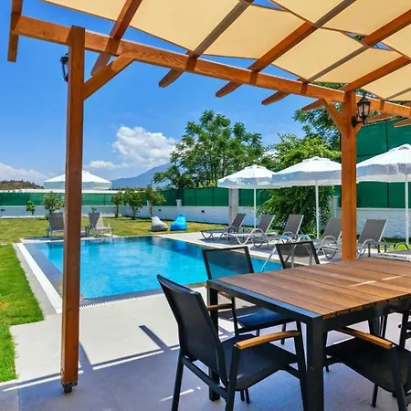 4 Bedroom With Private Pool Near Calis Βίλα