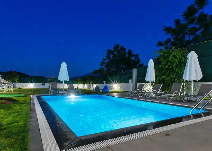 Vila 4 Bedroom With Private Pool Near Calis *